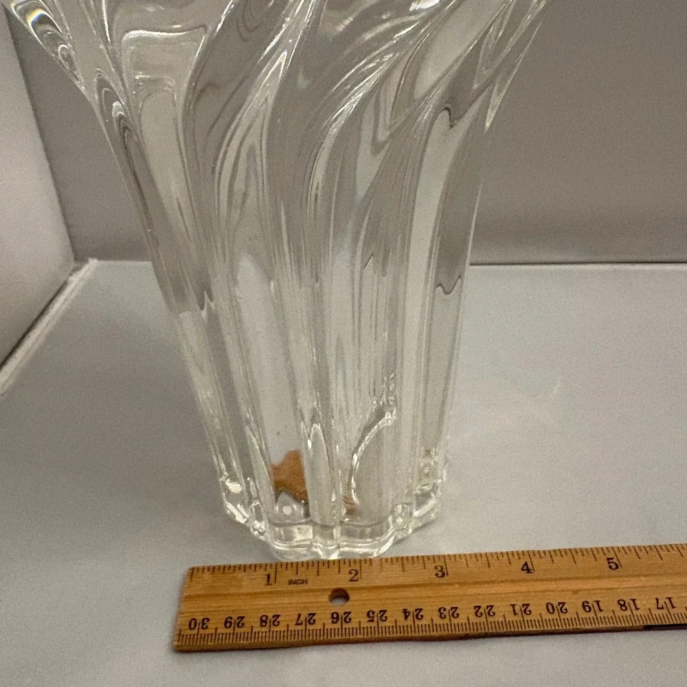 1990s Mikasa Clear Glass Swirl Vase Fluted‎ Petal Top Heavy Mid Century Modern